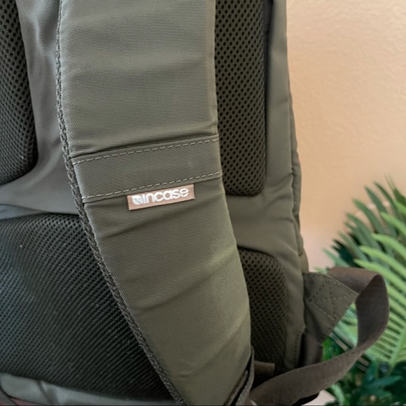 Incase Paul Rodriguez Signature green backpack - Picture 11 of 11